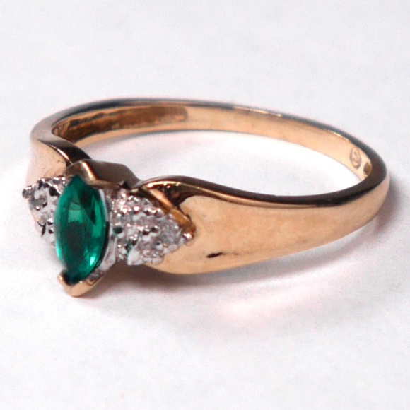 10k Emerald  Ring SOLID Yellow Gold Marquis - Picture 2 of 10